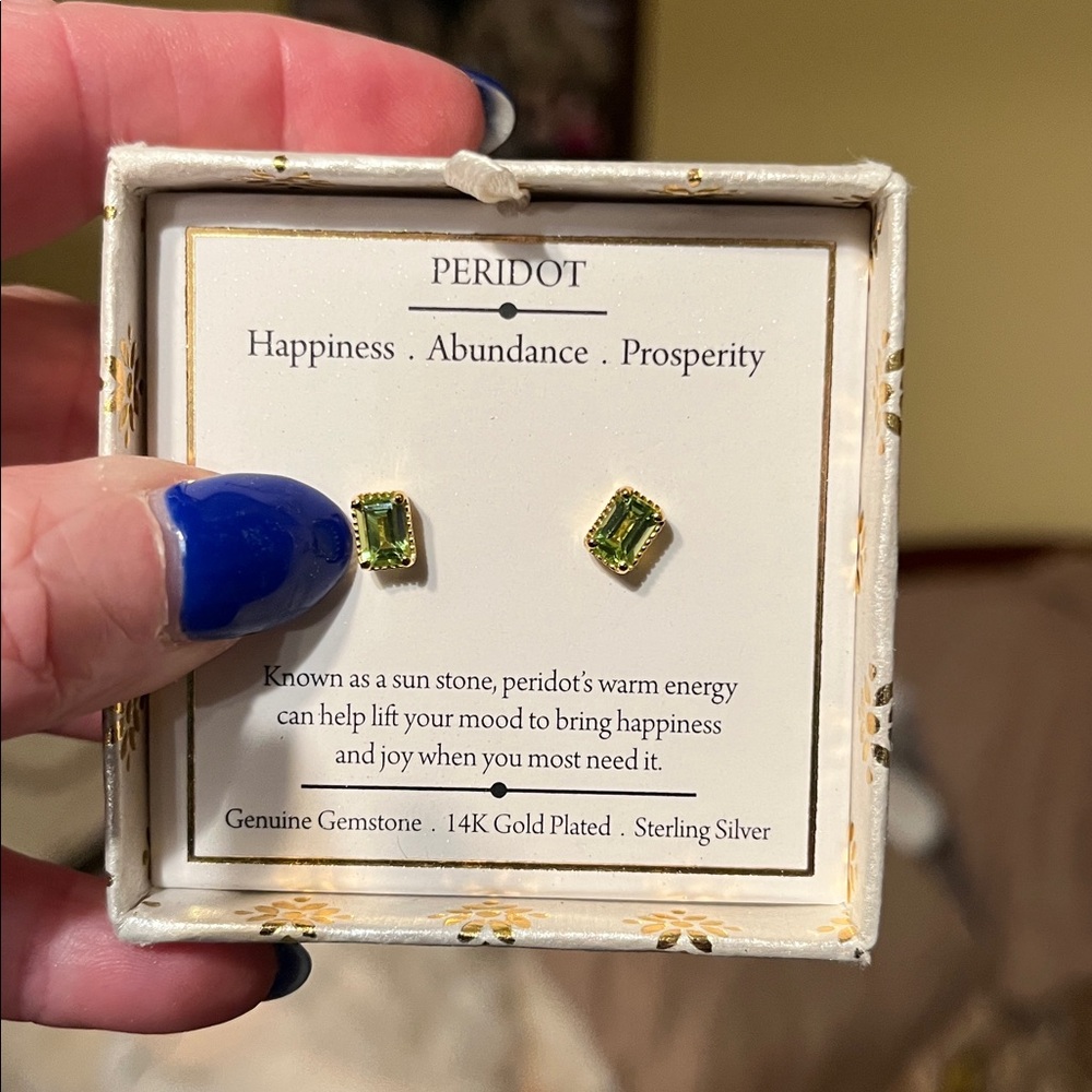 NIB Shivam Peridot 14K Gold Plated Sterling Silver Earrings Emerald Cut - Picture 10 of 10